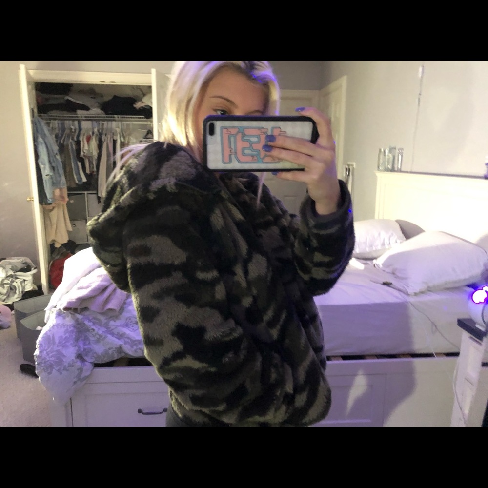 Aritzia TNA Fuzzy Camo Zip Up